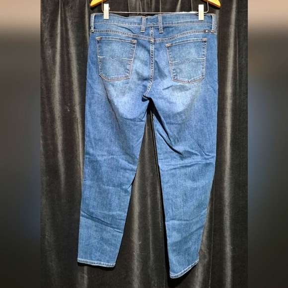 Lucky Brand Classic Blue Denim Jeans - Picture 2 of 6
